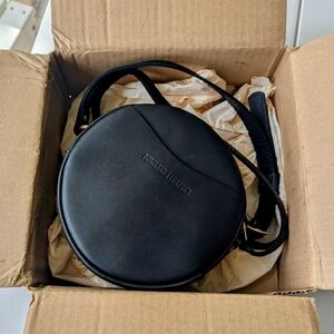 Portland Leather AP small circle crossbody -black